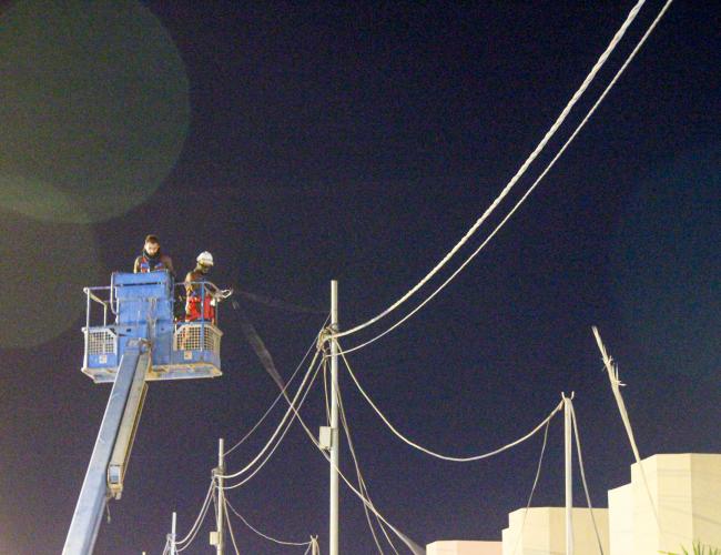 مشروع الكابل الضوئي في مجمع قنبر السكني