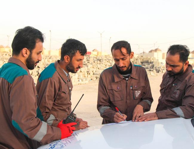 مشروع الكابل الضوئي في مجمع قنبر السكني